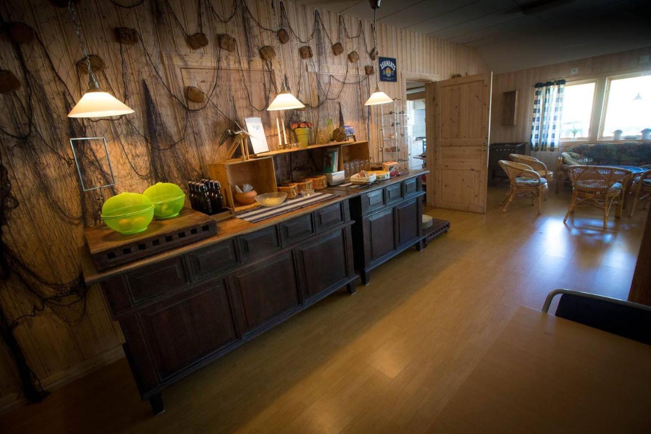 Ulvoe Lakeside Resort Ulvöhamn Extérieur photo