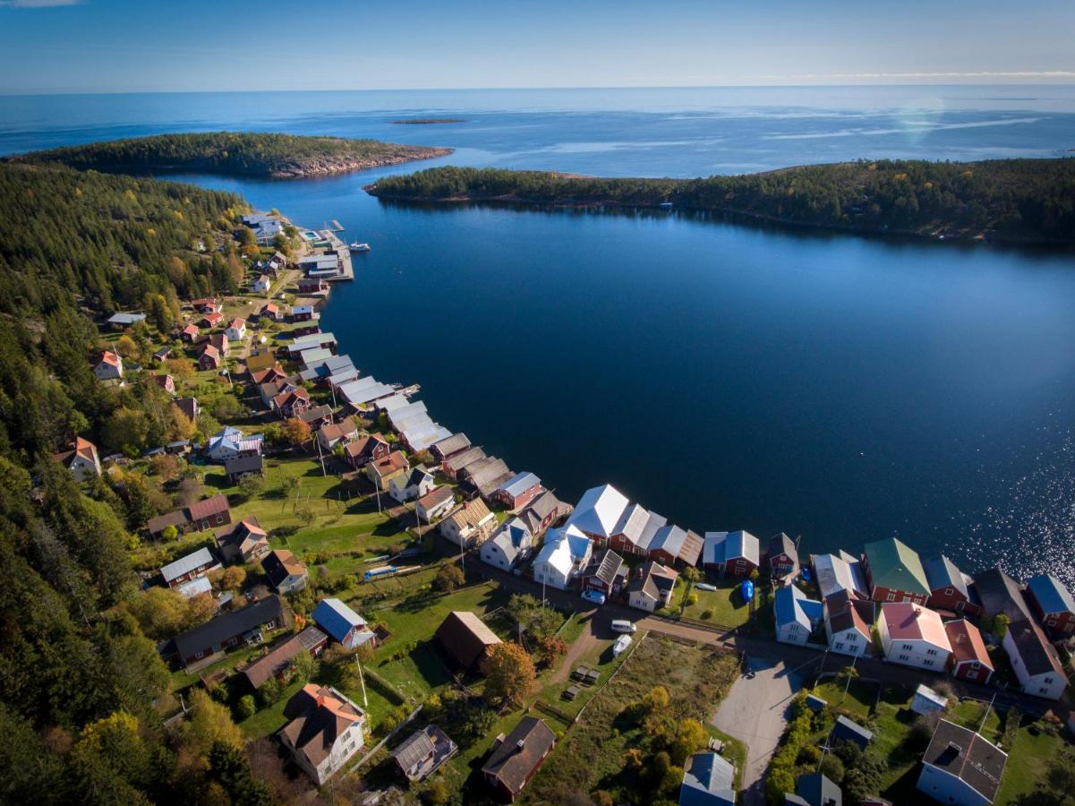 Ulvoe Lakeside Resort Ulvöhamn Extérieur photo
